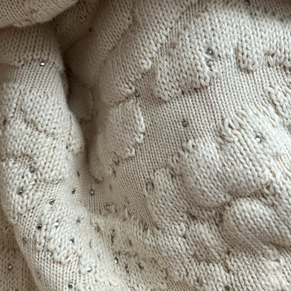 Zara Sweater Size Medium / Pearl Embellished - Picture 9 of 9